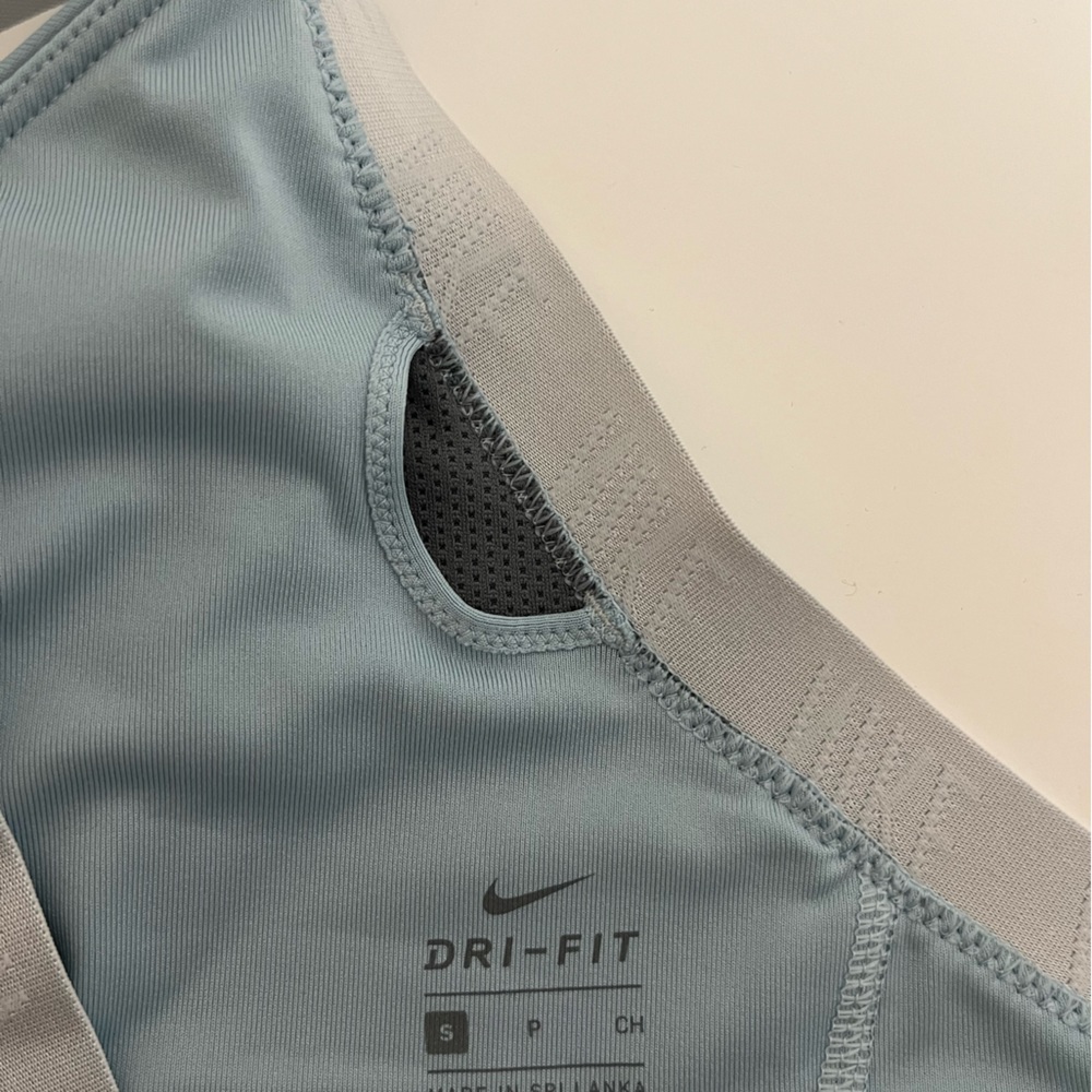 Nike Sports Bra - Picture 2 of 3